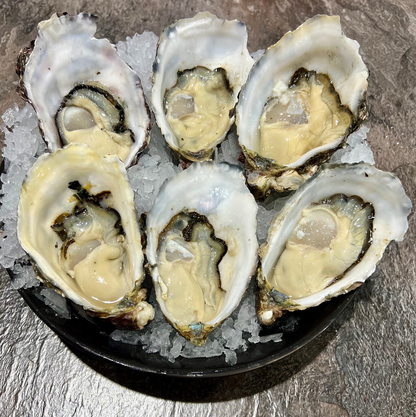 Oysters Pacific Jumbo per 1/2 Dozen