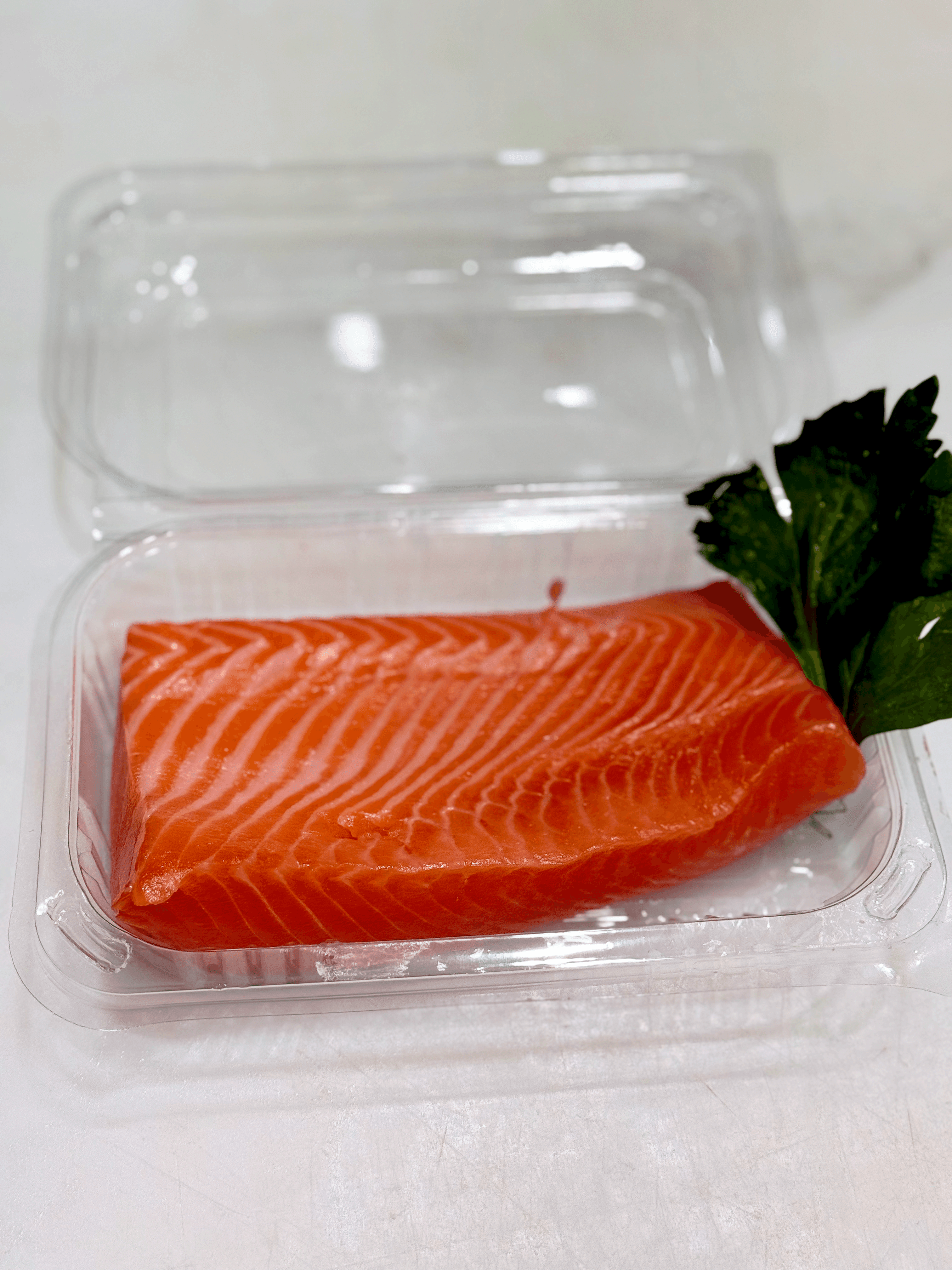 Salmon sashimi 200g block