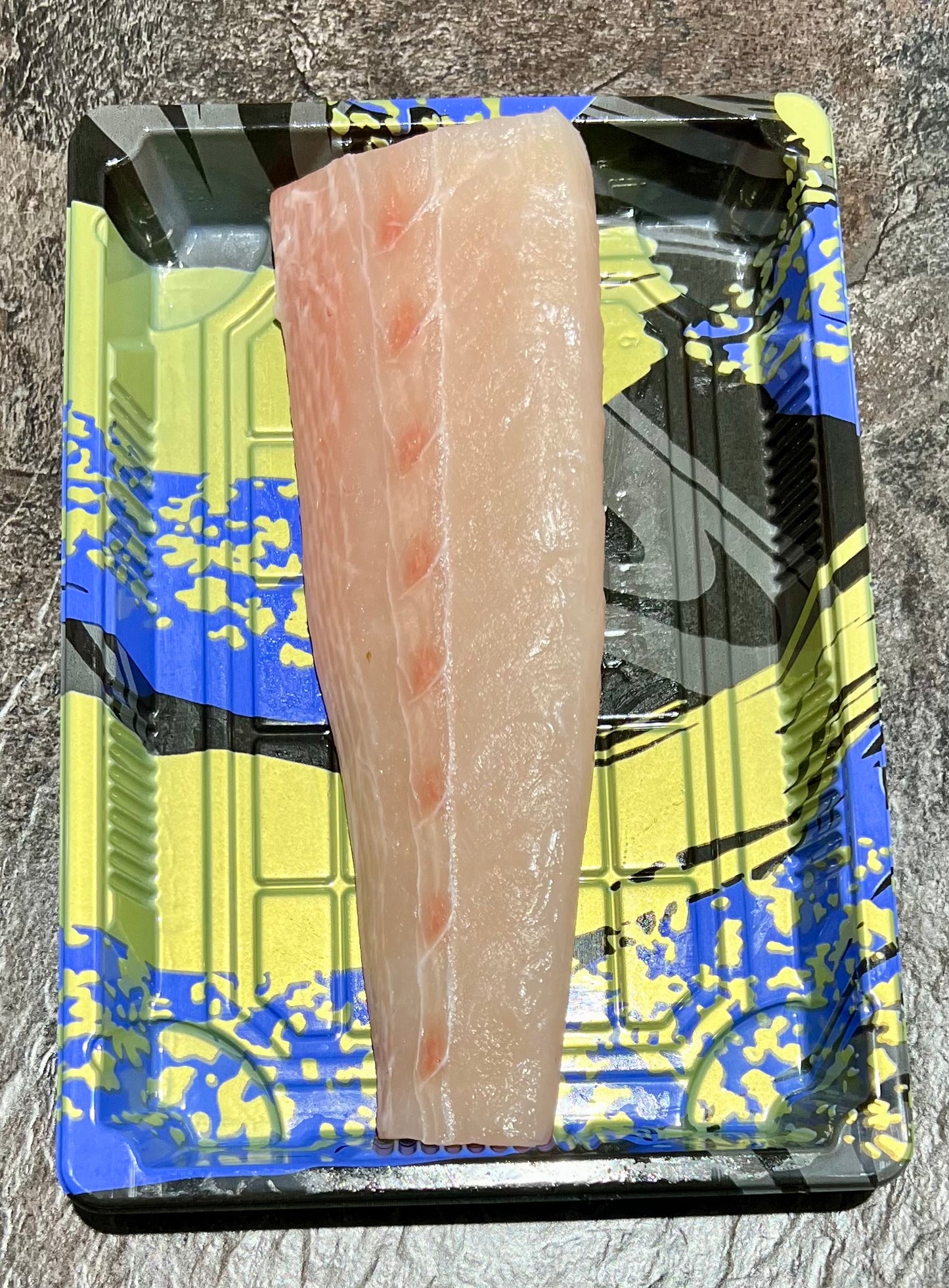 Fresh Sashimi Kingfish per 300gm Block.