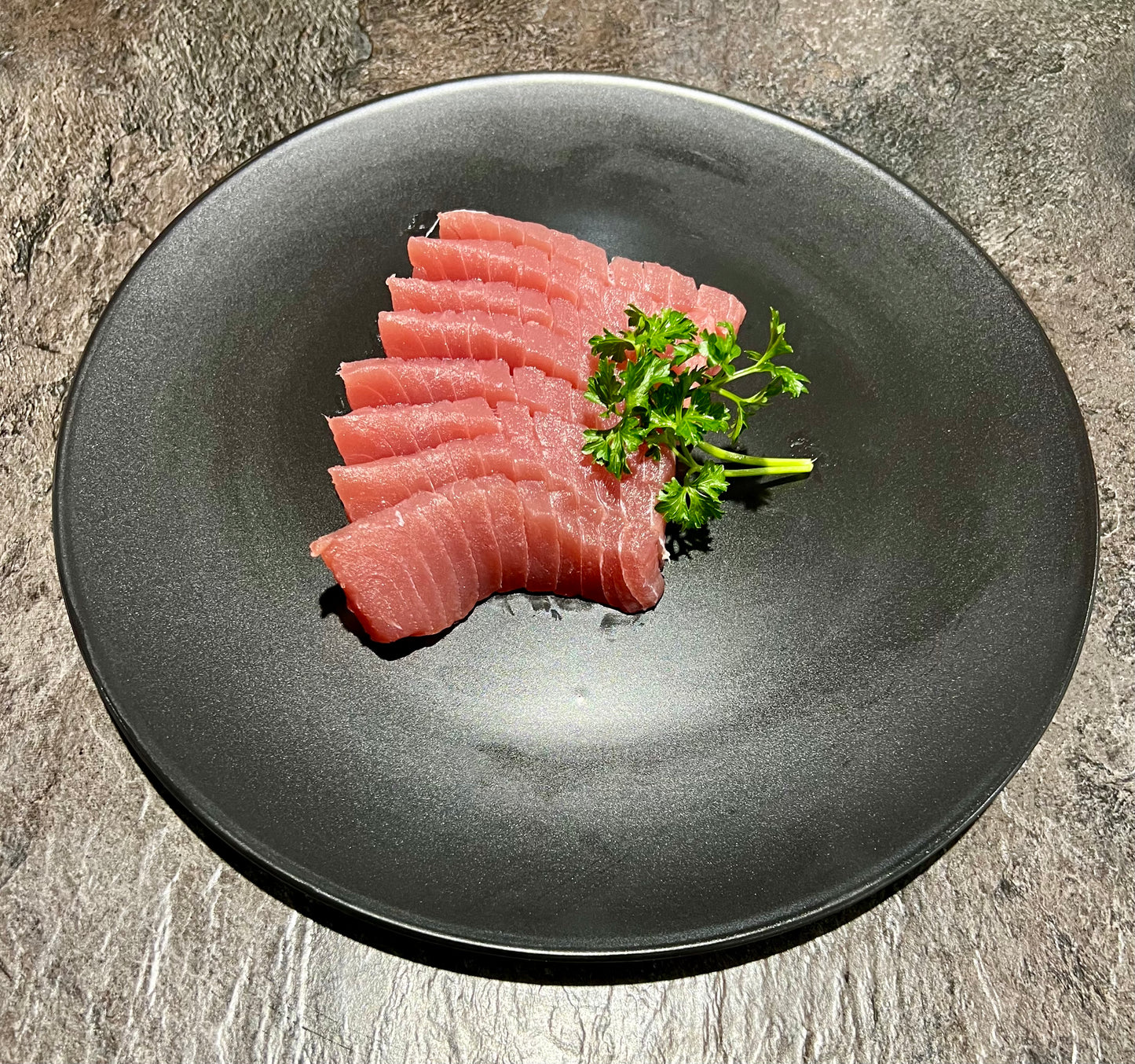 Fresh Sashimi Yellowfin Tuna per 500gm pack sliced.